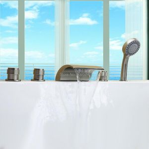Ensembles de douche de salle de bain cascade de nickel brossé 5 pièces robinet de baignoire répandu avec main