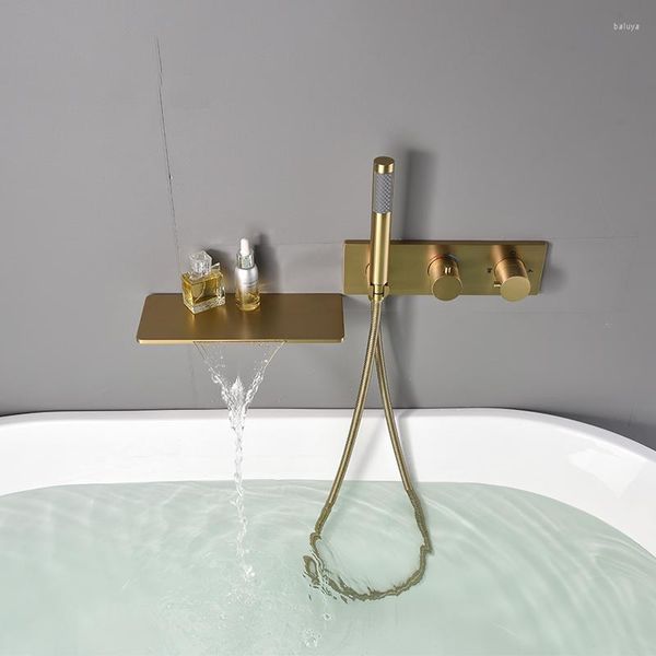 Ensembles de douche de salle de bains Design de mode tout ensemble de robinet en laiton cascade murale baignoire eau froide avec poche