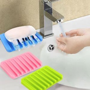 Salle de bain Silicone Flexible Porte-savon Support de stockage Soapbox Plate Tray Drain Creative Bath Tools