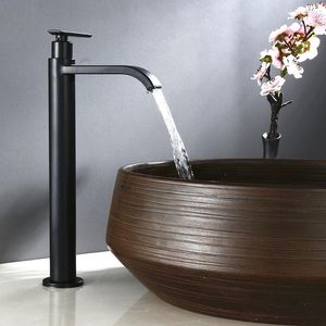 Badkamer wastafel kranen 304 roestvrij staal enkele koude bassin kraan waterval zwarte kraan splash-proof met tuit