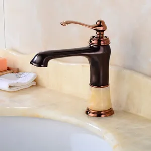 Robinets d'évier de salle de bain robinet d'eau en laiton antique conception vintage du bassin de lavage froid