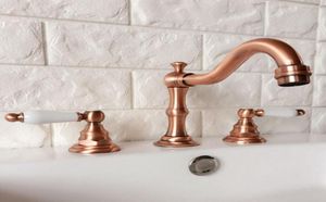 Robinets de lavabo de salle de bain Antique Copper Red Copper répandu à double poignée Basin Basin Taps Taps montés 3 trous Robinet des toilettes Arg01269821