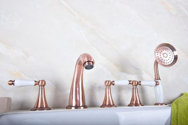 Grifos de lavabo de baño antiguo cobre rojo latón generalizado 5 agujeros grifo de baño de bañera romana con estilo de teléfono cabezal de ducha de mano Atf191