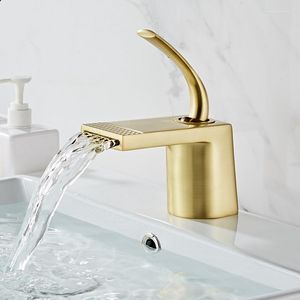 Badkamer wastafel kranen aankomst geborsteld goud kraan bassin mixer kraan zwart wassen koud waterval messing