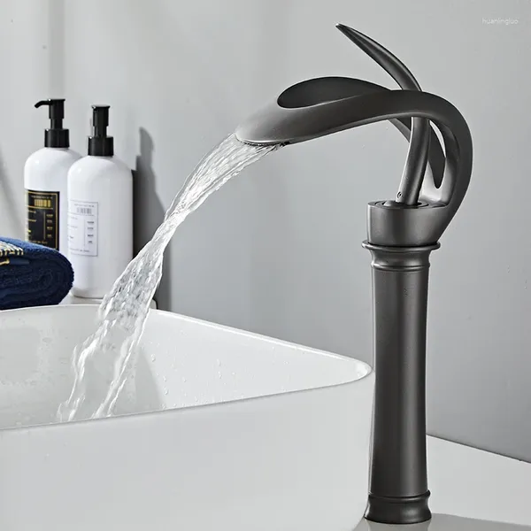 Rubinetti per lavandino del bagno Rubinetto di arrivo e rubinetto miscelatore acqua per lavabo a cascata monocomando nero freddo in ottone