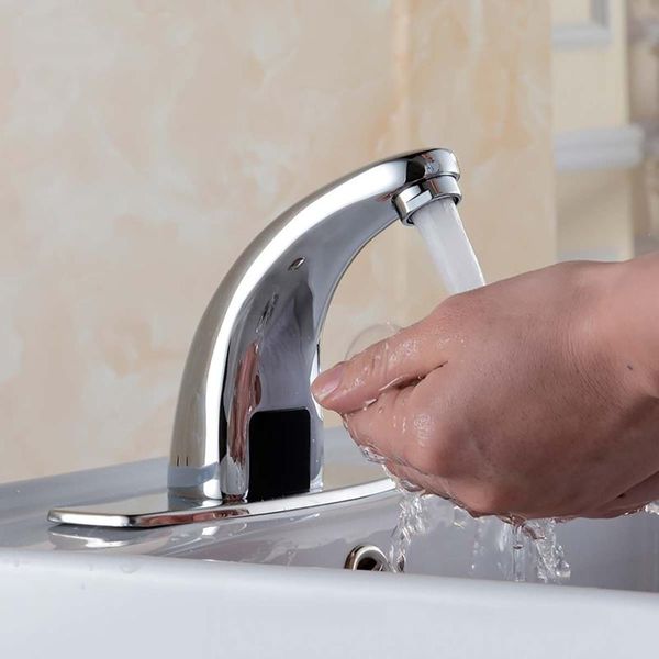 Robinets d'évier de salle de bain Robinet à capteur infrarouge automatique Robinet mains libres sans contact Mélangeur d'eau froide Bassin électrique inductif