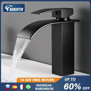 Grifos de lavabo de baño Grifo de lavabo de cascada Bakicth Grifos negros Grifo de baño de latón Mezclador de agua fría Grifo de tocador Grifos de lavabo montados en cubierta 230629