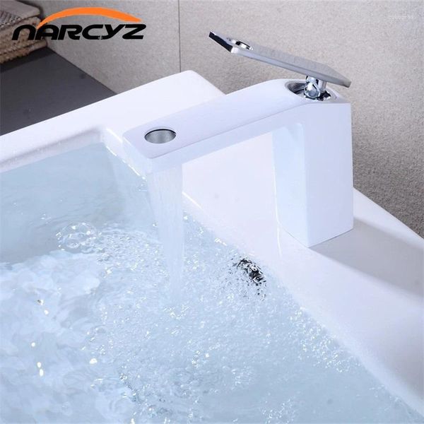 Robinets de lavabo de salle de bain robinet de bassin nordique léger lait blanc de luxe et froid w3037