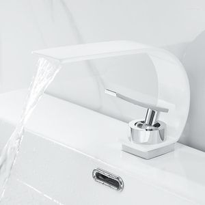 Grifos de lavabo de baño Grifo de lavabo negro/blanco/cromado Grifo mezclador de latón Diseño creativo Montado en cubierta Frío y cascada