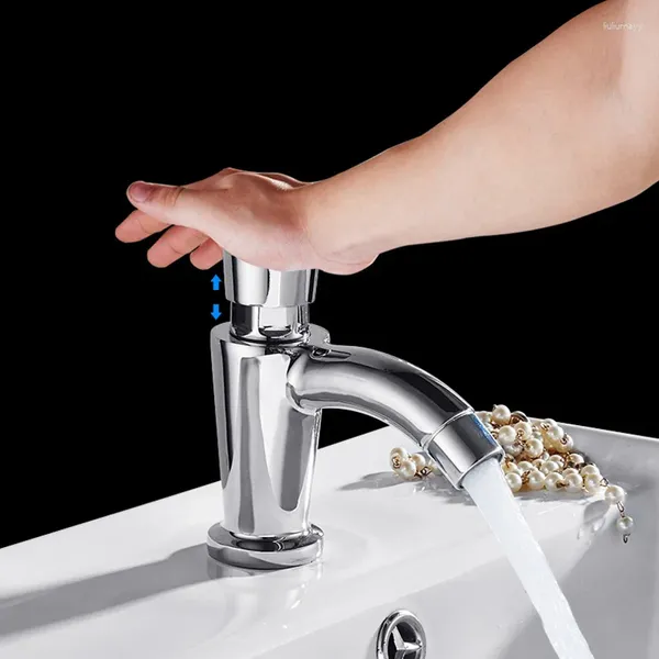 Robinets de lavabo de salle de bain Brass Temps de délai robinet bassin tactile Appuyez sur l'eau froide robette publique