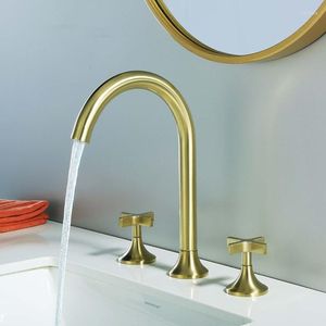 Badkamer wastafel kranen borstel goudbekken kraan 8 inch wijdverbreide toilet mixer kraan messing drie gat