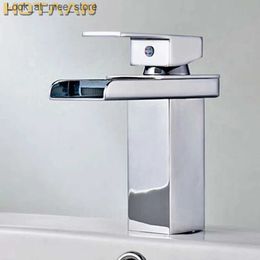 Grifos de lavabo de baño Grifo de bañera fría y caliente para lavabo de baño Grifo de lavabo monomando de latón de alta gama elegante grifo de cascada para baño Q240301