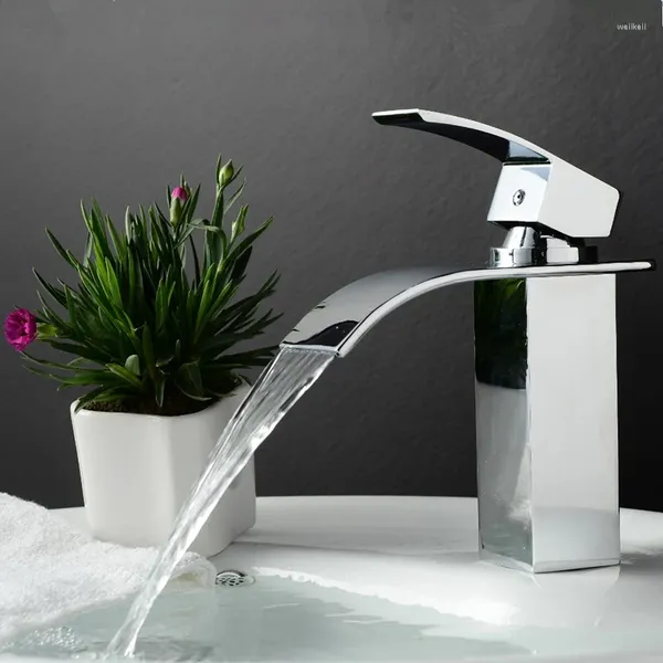 Robinets de lavabo de salle de bain robinets de lavabo à froid vanité cascade vanité simple levier chromé et lavage des robinets D-082