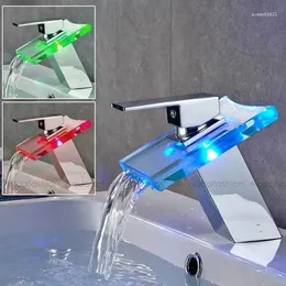 Robinets d'évier de salle de bain Batterie LED colorée Basin Basin Robinet en laiton chromé fini cascade Taps Torneira
