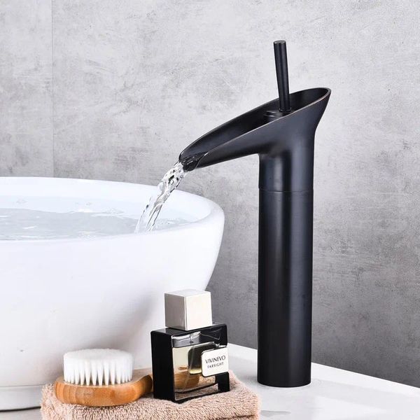 Grifos de lavabo de baño estilo europeo grifo de cascada antiguo negro todo lavabo de inodoro americano de cobre y aumento en frío