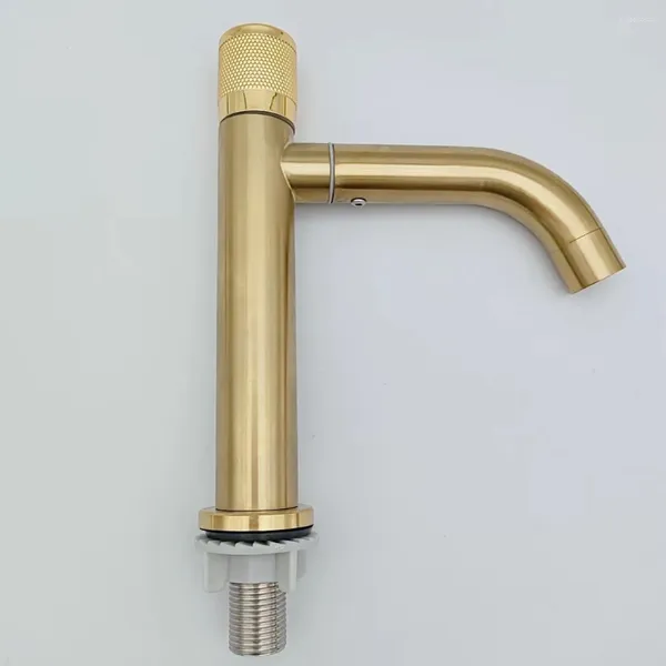 Grifos de lavabo de baño Perilla de color dorado Cubierta montada Grifo Lavabo Facucet Grifo Lavadero WC Agua