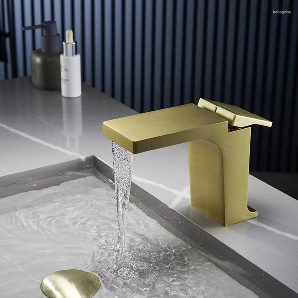 Robinets d'évier de salle de bain Gunmetal / Mablack / Chrome / Brackage Gold Gold Brass Robinet and Cold Water Bouxer Single Hole 2 Handle Derk Mount Mount Tap