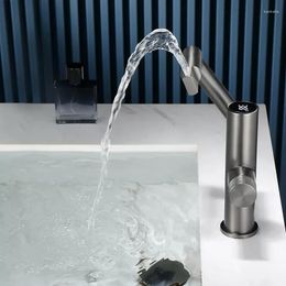 Robinets d'évier de salle de bain Affichage numérique intelligent LED Robinet de lavabo moderne Rotation à 360 ° Robinets mélangeurs de lavage et d'eau froide Robinet de cuisine