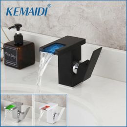 Robinets de lavabo de salle de bain Kemaidi Black LED Robinet Boucheur Bascade de lavabo cascade Basin d'eau en laiton massif en laiton