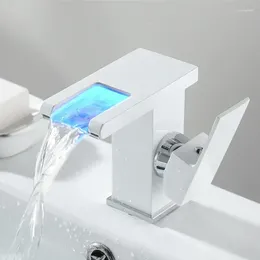 Robinets de lavabo de salle de bain LED Basin Robinet Bascade Mélangeur Tap en laiton massif en laiton blanc à poignée simple montée montée