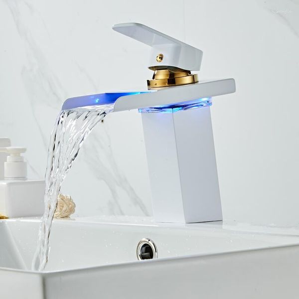 Grifos de lavabo de baño Grifo LED Cascada Grifo de lavabo de latón blanco y dorado. Grifo mezclador montado en cubierta