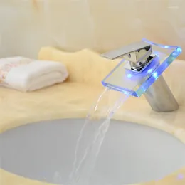 Robinets d'évier de salle de bain LED Verre légère Basin Basin Faucet pour trois couleurs Tapis de mélangeur et d'eau froide