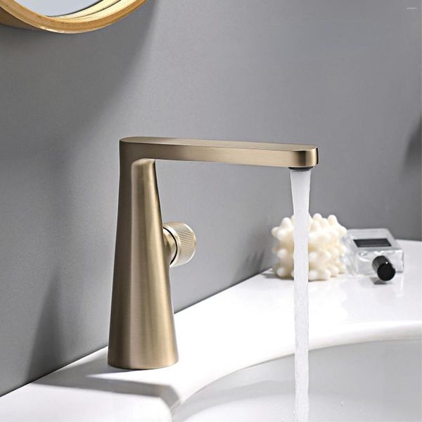 Grifos de lavabo de baño, grifo de latón de lujo, lavabo de oro cepillado y interruptor de perilla fría