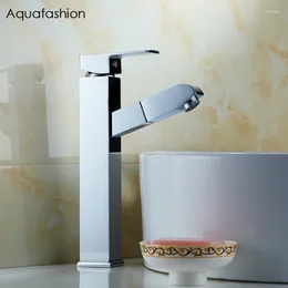 Robinets d'évier de salle de bains Robinet de luxe en chrome poli Mélangeur de lavabo à pulvérisation à poignée unique