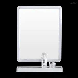 Badkamer wastafelkranen spiegel hoge helderheid wandgemonteerd bedekt ingelijst toiletdressing met plankpons