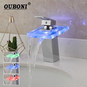 Grifos de lavabo de baño OUBONI LED Luz de vidrio Lavabo Grifo Monomando Cascada Sólido Latón Grifo Cambio de color