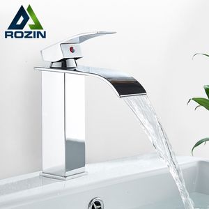 Grifos de lavabo de baño Rozin Grifo de lavabo de agua fría Grifos de lavabo de tocador de baño de cascada Grifos monomando de lavado de latón cromado / negro 230629