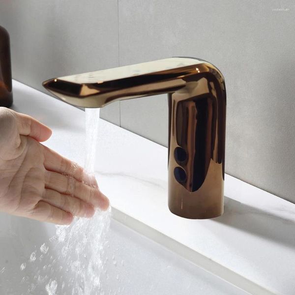 Grifos de lavabo de baño Grifos de lavabo automáticos inteligentes Cuerpo Latón Cobre Rosa Color de oro Mezclador Agua Fría Ac 220 Voltaje Energía de la batería