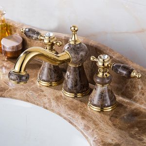 Robinets de lavabo de salle de bain L'arrivée d'un grand robinet en laiton de 8 pouces en or sélectionné de haute qualité et d'un mélange de piscine en jade