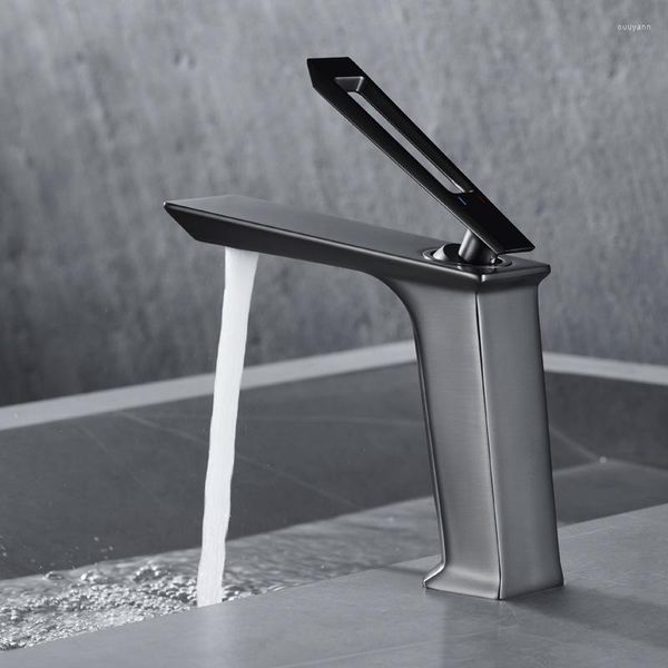 Rubinetti per lavandino del bagno WC Miscelatore colore nero / grigio Rubinetto per lavabo Rubinetto in ottone dorato spazzolato e montaggio su piattaforma fredda