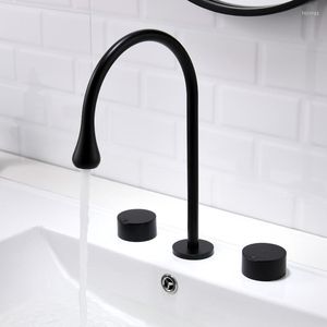 Robinets de lavabo de salle de bain Tuqiu bassin en laiton répandu 3 trous robinet noir Double poignée et robinets d'eau froide