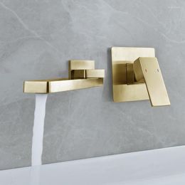 Grifos de lavabo de baño Tuqiu Grifo de lavabo de oro cepillado Juego de mezclador de grifo frío y negro en la pared