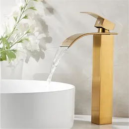 Grifos de lavabo de baño Tuqiu Gold Faucet Brass Rose Basin Frío y Cascada Mezclador Grifo Sola manija Cubierta Montada