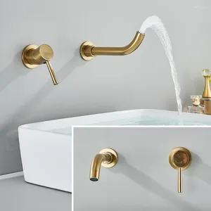 Grifos de lavabo de baño Vidric, grifo de latón de oro cepillado moderno, palanca única, grifo montado en la pared, grifo mezclador frío integrado