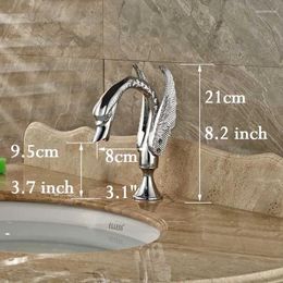 Grifos de lavabo de baño Vidric Cromo pulido Estilo cisne generalizado Grifo de lavabo de 3 orificios Grifo mezclador de lavabo de montaje en cubierta de doble manija