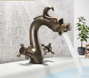 Robinets de lavabo de salle de bains Vintage en cuivre complet avec bec sculpté, mélangeur de lavabo à finition brossée avec deux poignées pour robinet en laiton d'eau froide