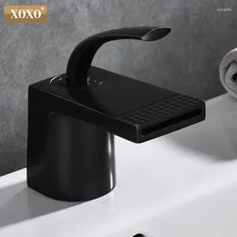 Robinets de lavabo de salle de bain xoxo bassin robinets laiton froid et noir mélangeur de cascade noire