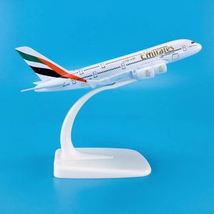 Baza Matériau en alliage de zinc 1 500 14 cm Modèle d'avion Airbus A380 Emirates Modèle d'avion 240115