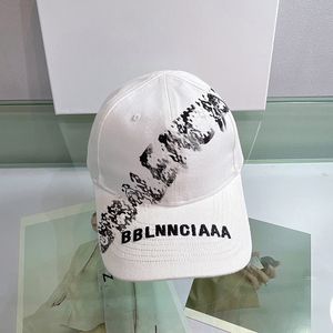 Bb Balencaigaly Luxe Designer Hoed Cap Baseball Cap en Ademend voor Mannen en Vrouwen Klassieke Stijl Casual en Eenvoudig Zeer Goed Mooi 240