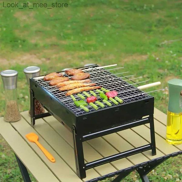 Grilles de barbecue Nouveau barbecue portable barbecue au charbon de bois mini barbecue kit d'outils en acier inoxydable cuisine en plein air pique-niques plage camping barbecue Q240305