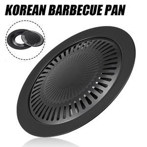 BBQ Gereedschap Accessoires 32cm Ronde Ijzeren BBQ Grill Pan Koreaans Vlees Gebraden BBQ Grillplaat Met Houder Non Stick Barbecues Koken Pan Gereedschap Easy Clean 230710