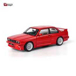 Bburago 1 24 Style M3 E30 1988 Modèle d'alliage Car Véhicule de luxe Diecast Car Model Toy Collection Classic Collection Decoration Cadeau 240408