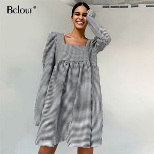 Bclout Noir Blanc Plaid Robe Vintage Puff Manches Mini Robe Femme Automne Col Carré Casual Lady Robe Zipper Sexy 210303