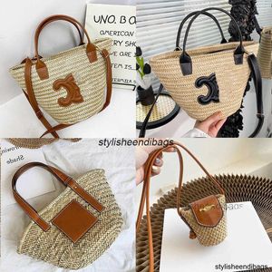 Bolso de playa Casual Rattan Totes de diseñador de gran capacidad Bolsos de mujer de paja tejida de mimbre Panier Hojas de palma Lady Hombro Crossbody Stylisheendibags