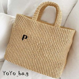 Sac de plage classique Triangle paille raphias grande capacité luxe tissage Shopper femmes sac à main week-end sacs hommes pochette bandoulière concepteur épaule mode fourre-tout