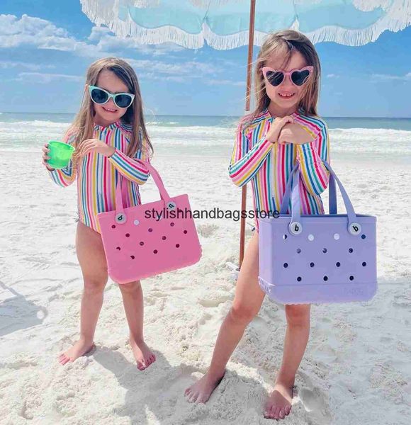 Bolsas de playa Diseñador Fin de semana Ollow Out PVC Cesta impermeable Bogg Plástico Beac Bag Tote Lujo para mujer Sop Clu Outdoor Andbag Pet Mens Soulder Ole Jelly TravelH24221